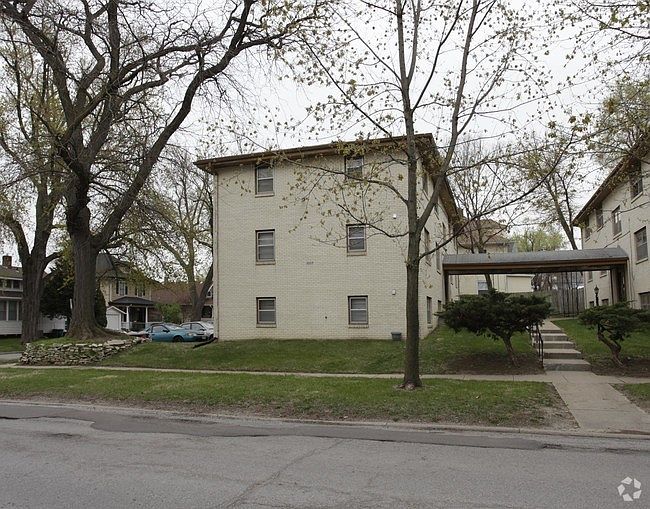 1st image of 4955-4957 Cuming St #4957-6