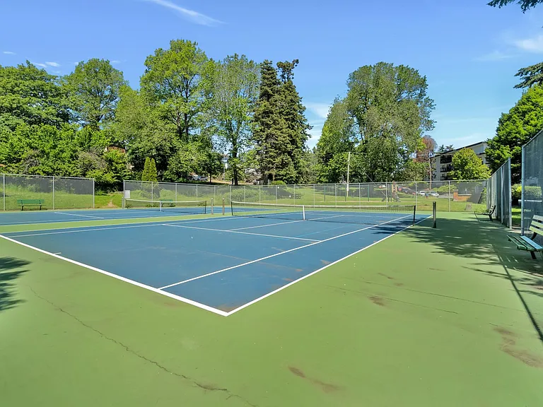 707 Esquimalt Rd — Photo 5