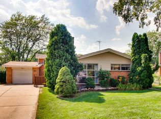 345 E Huntington Ln, Elmhurst, IL 60126