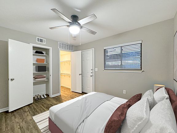 5th image of 4558 1/2 Avenue A #101