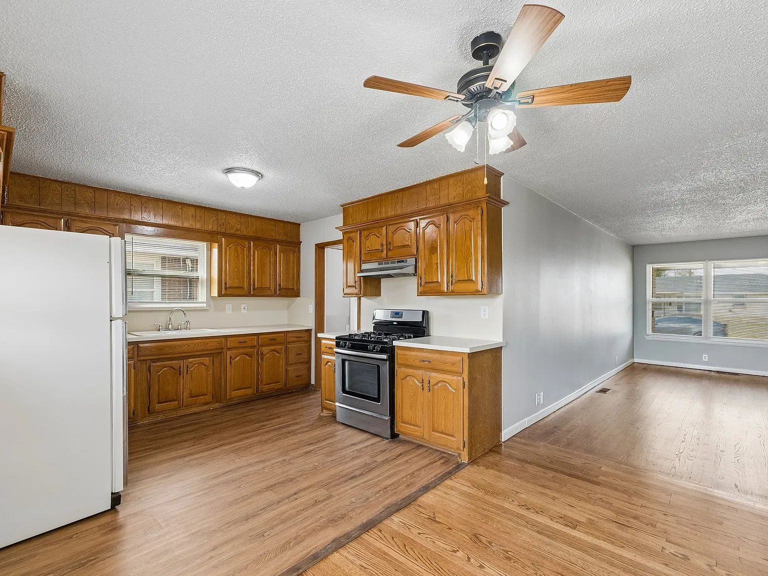 4 bed, 1460 sqft, $1,350 — Photo 3