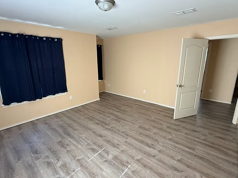 4405 Thunderbird Ave — Photo 99