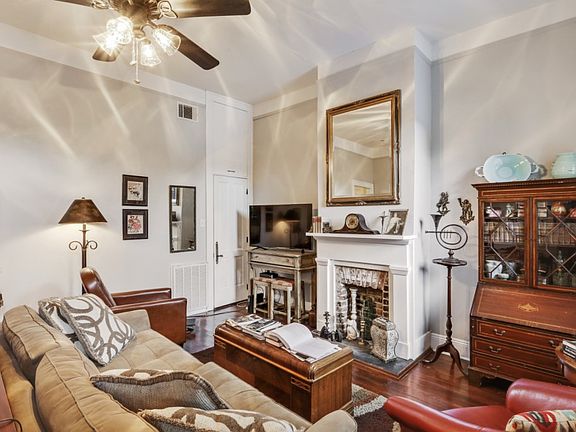 4th image of 1434 Chartres St #38
