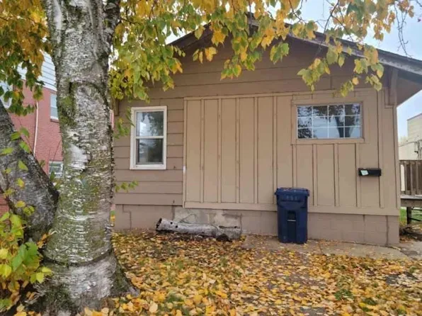 1503 Hill Ave, Spirit Lake, IA 51360