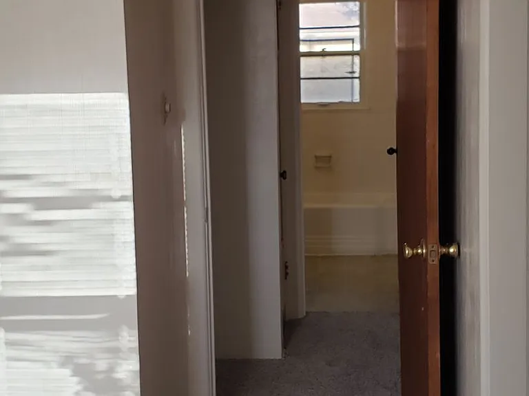 1014-1016 E. Columbia Street — Photo 15