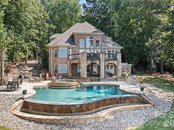 3rd image of 151 Eagle Chase Ln