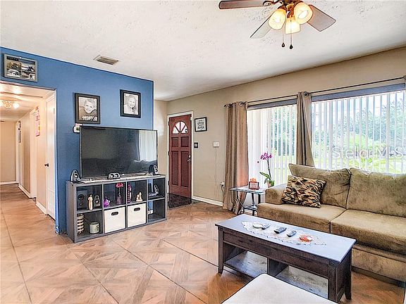 2nd image of 1000 San Luis Dr #4