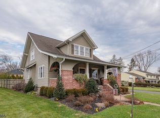 521 Otto Pl, Paramus, NJ 07652