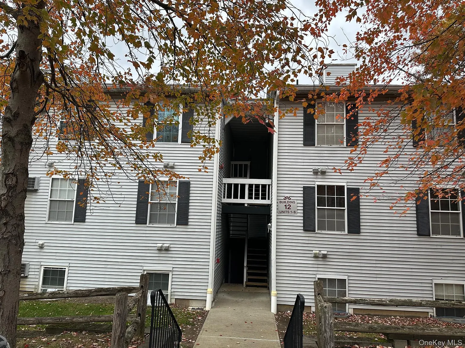 12 Lexington Hl — Photo 2
