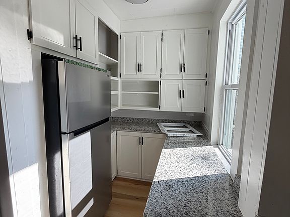 3rd image of 9 Franklin St #1