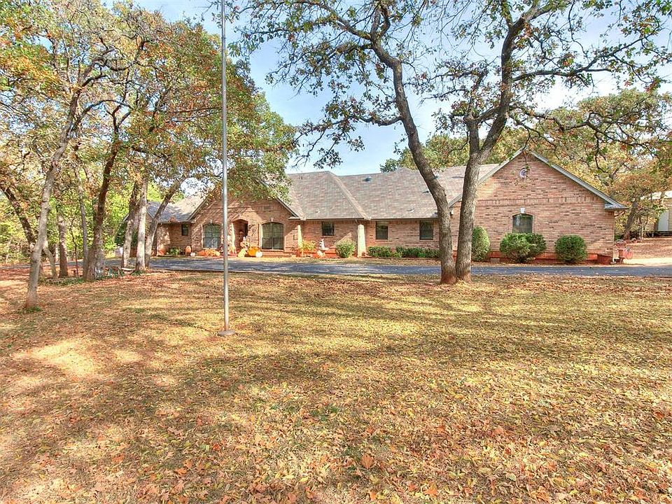 1st image of 4005 Flora Dr