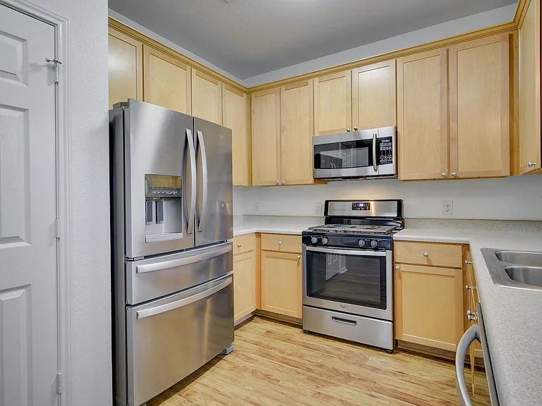 1112 Sundrop Pl — Photo 7