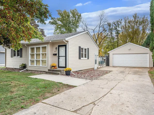 613 E University St, Owatonna, MN 55060