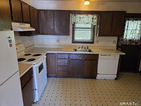 4th image of 13 Haddad Drive #4