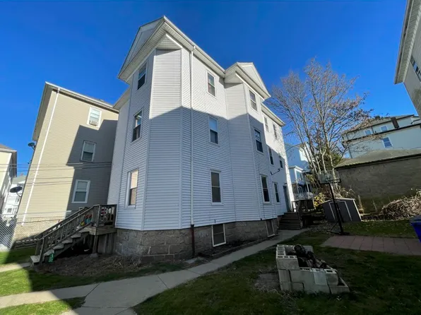 488 Ridge St, Fall River, MA