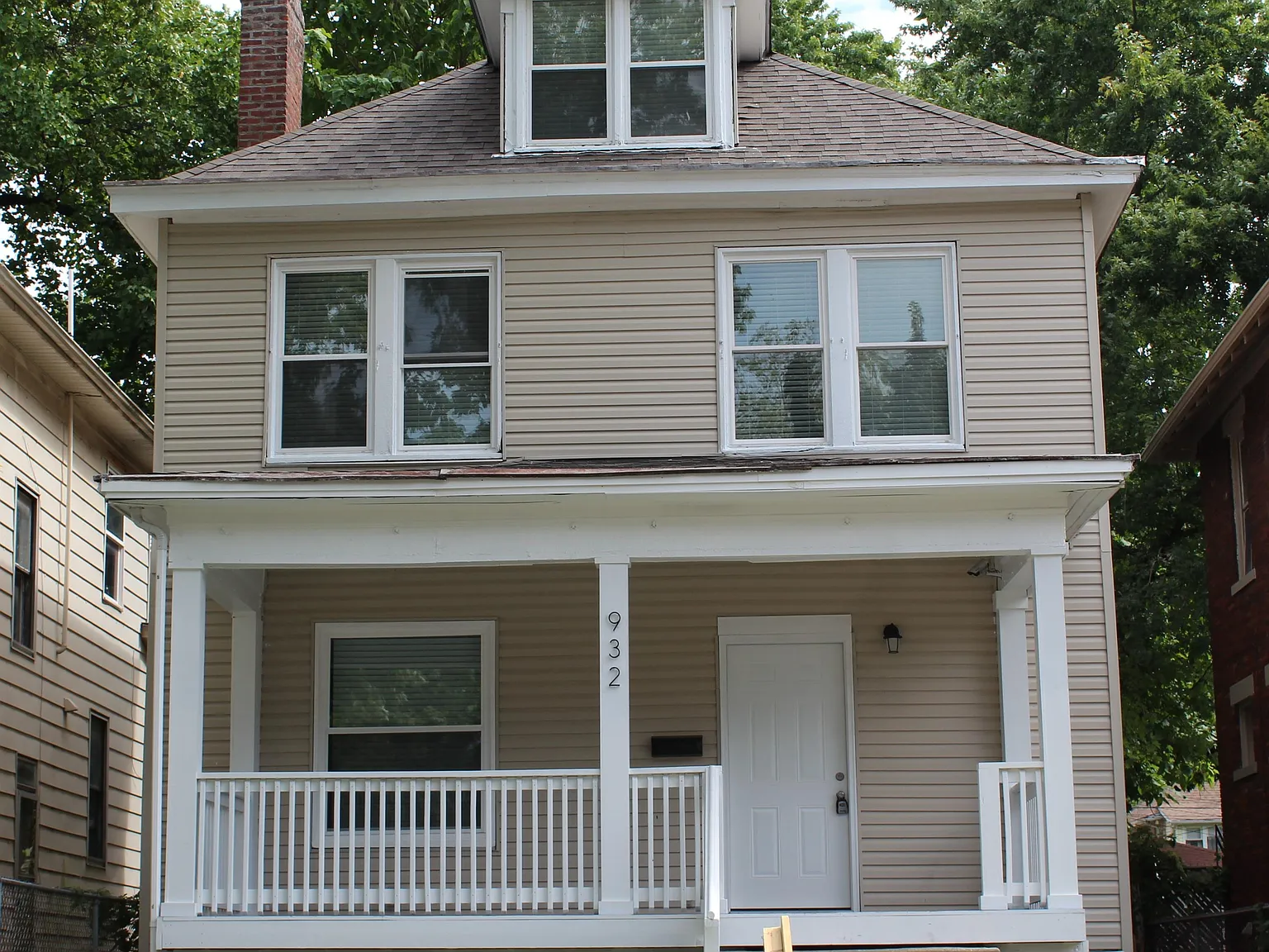 932 Linwood Ave - 1 — Photo 1