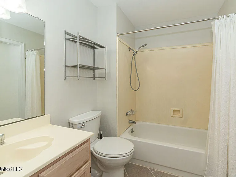 114 Menge Ave — Photo 39