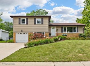 224 N Boynton Dr, Palatine, IL 60074