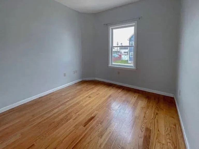 560 Forest St #2 — Photo 12
