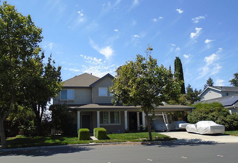 2nd image of 2880 Perry Ln