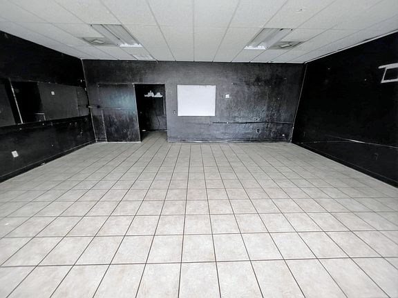3rd image of 317 N Main St