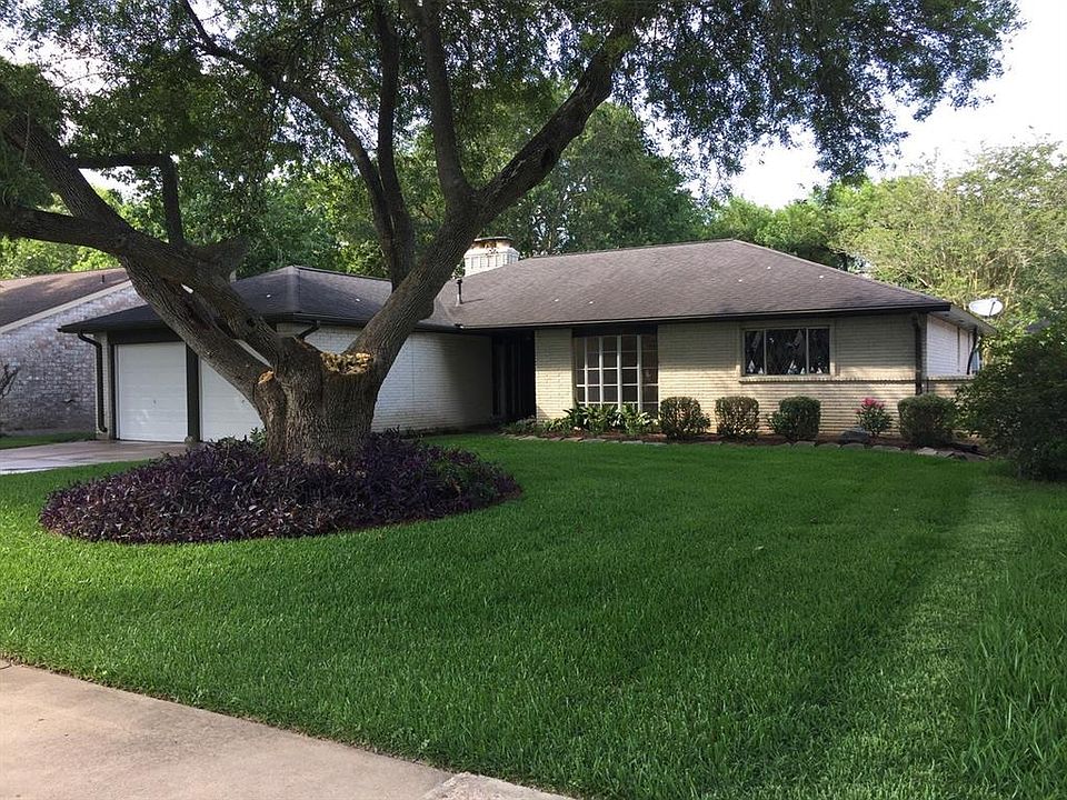 1st image of 15727 Buccaneer Ln