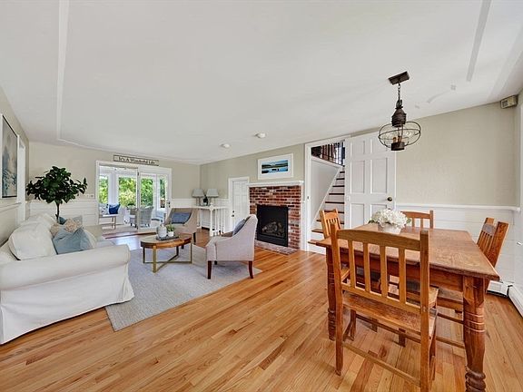 3rd image of 111 Washington St