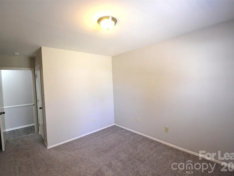 100 Old Farm Ct — Photo 23