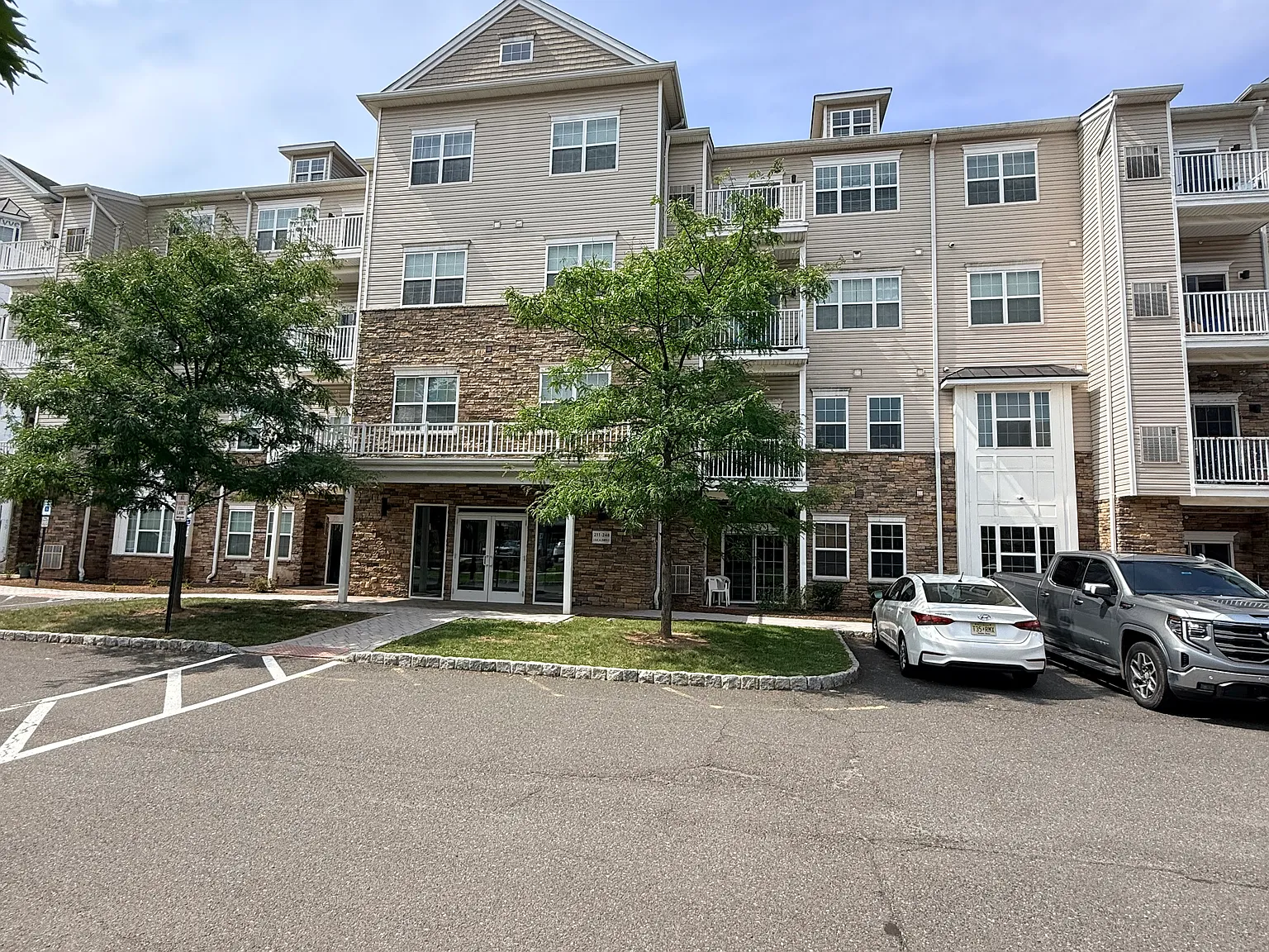 2 bed, 1308 sqft, $2,850 — Photo 1