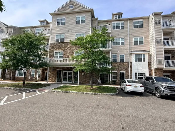 226 Luca Dr, Piscataway, NJ 08854