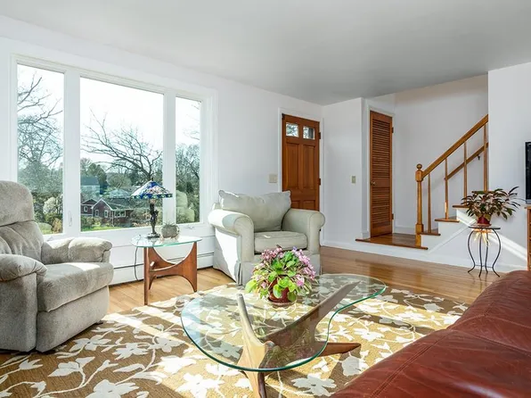 154 Pequot Trl, East Greenwich, RI 02818