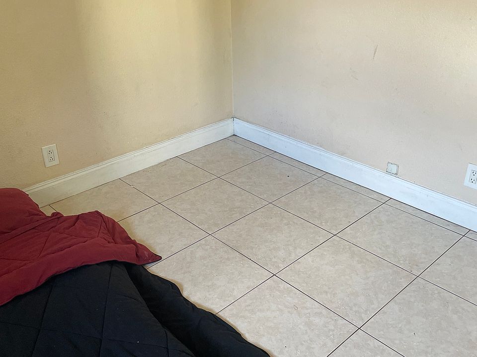 2nd image of 311 NW 57th St #311