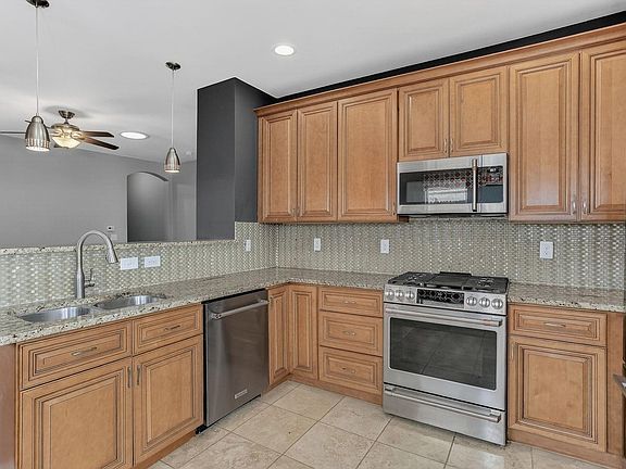 4th image of 326 S Raleigh St