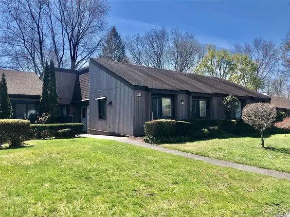 200 Strathmore Gate Drive #200, Stony Brook, NY 11790