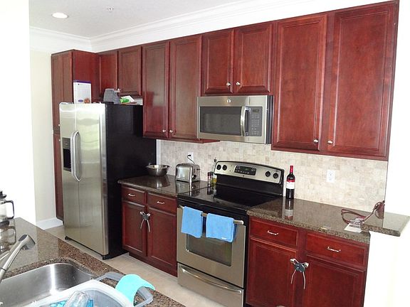 5th image of 9823 Tapestry Park Cir Unit 407