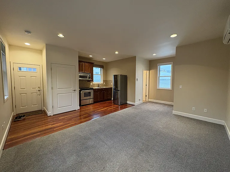 1926 NW Overton St #1 — Photo 3