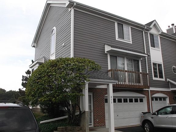 3rd image of 873 W Saint Johns Pl