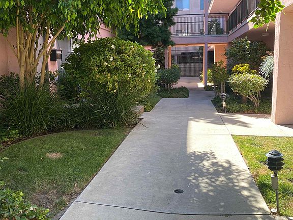 5th image of 10831-1 Fruitland Dr #304