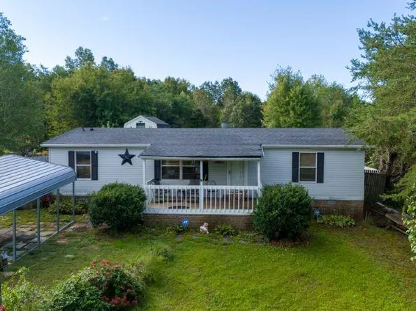 6061 Cain Forest Dr, Walkertown, NC 27051