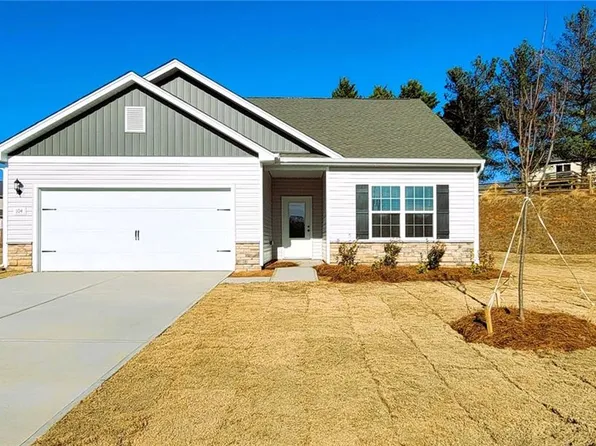 104 Tail Star Ct, King, NC 27021