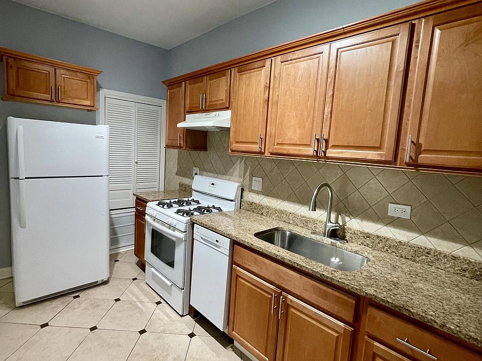1st image of 5941 N Broadway #2S