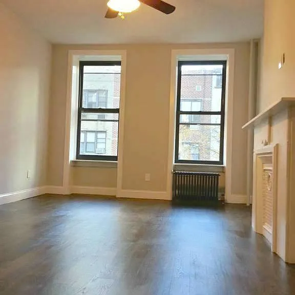 318 E 90th St #4E — Photo 2