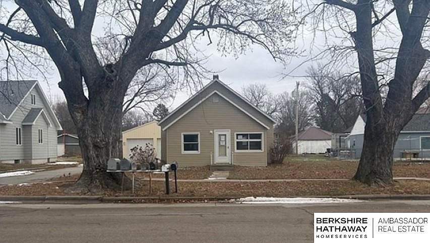1st image of 428 N 8th St