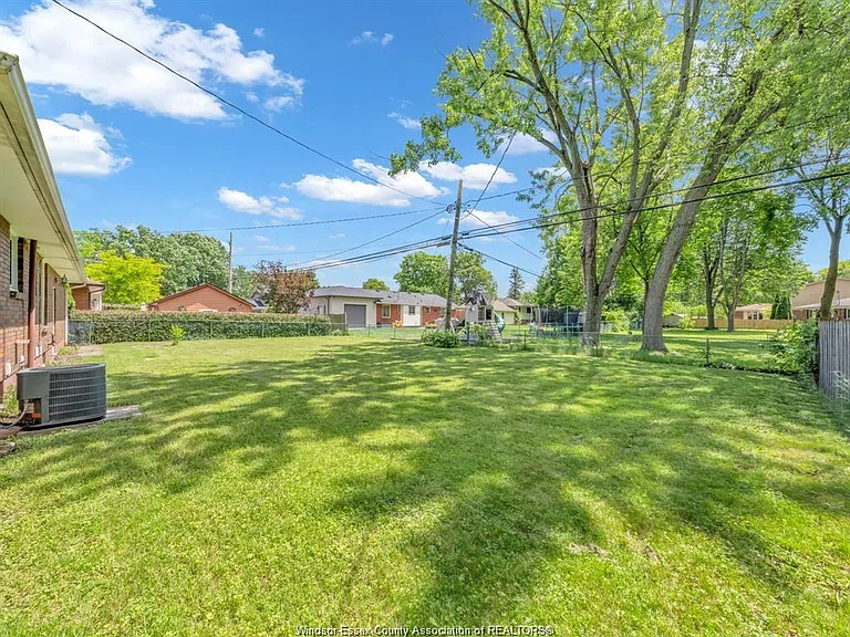 2445 Todd Ln — Photo 13