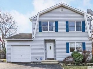 68 Cuba Hill Rd, Greenlawn, NY 11740