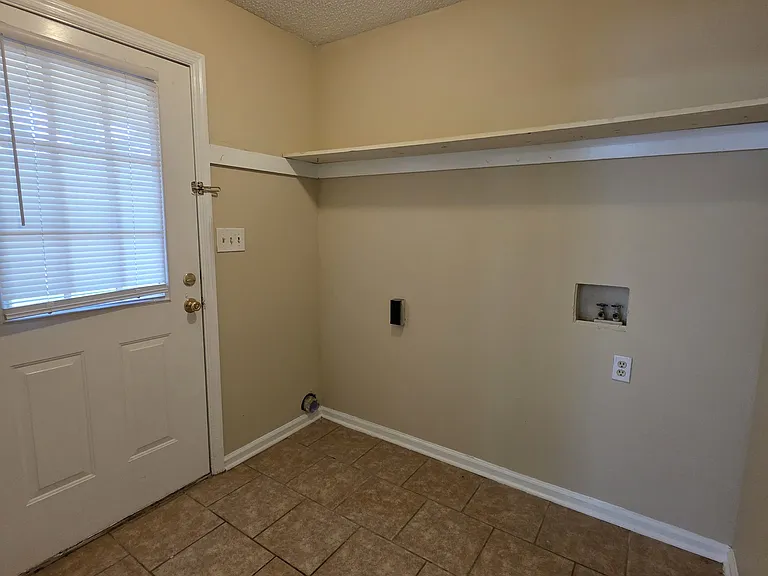 106 Augusta Ct #A — Photo 4