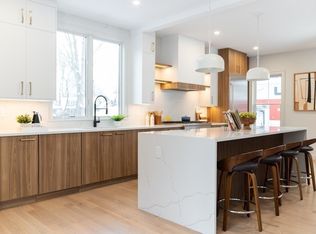 2 Rowe St, Newton, MA 02466