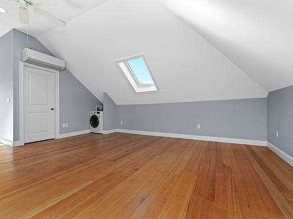 3rd image of 38 Berkeley St