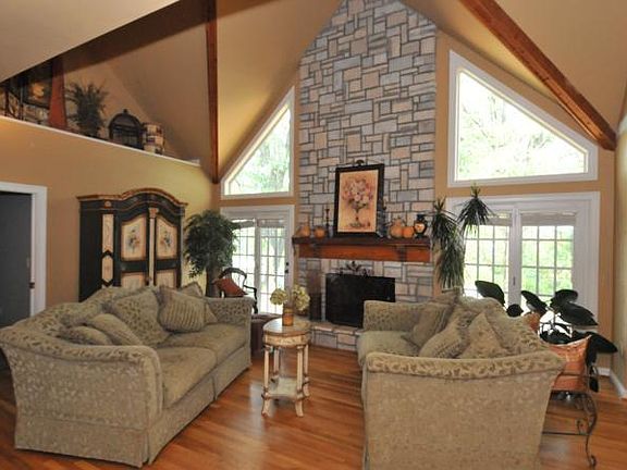 3rd image of 3055 Waterbury Ct