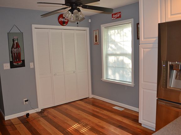 Eating area in kitchen